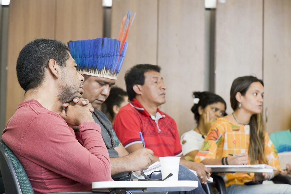 FUNAI: Funai debate acesso e permanência de estudantes indígenas com a UFG