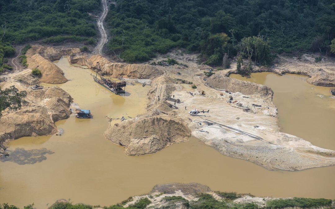 AMAZÔNIA NOTÍCIA E INFORMAÇÃO: Corrida ilegal do ouro causa danos irreversíveis aos rios da Amazônia