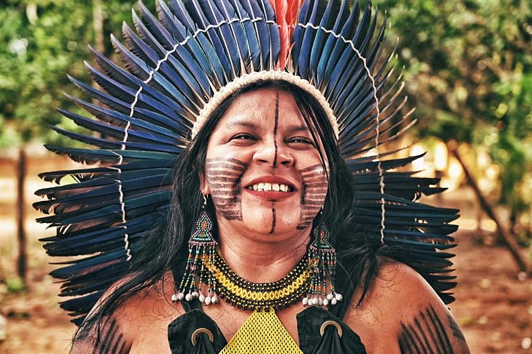 BRASIL DE FATO: Sônia Guajajara comemora a liderança das mulheres indígenas na luta por direitos