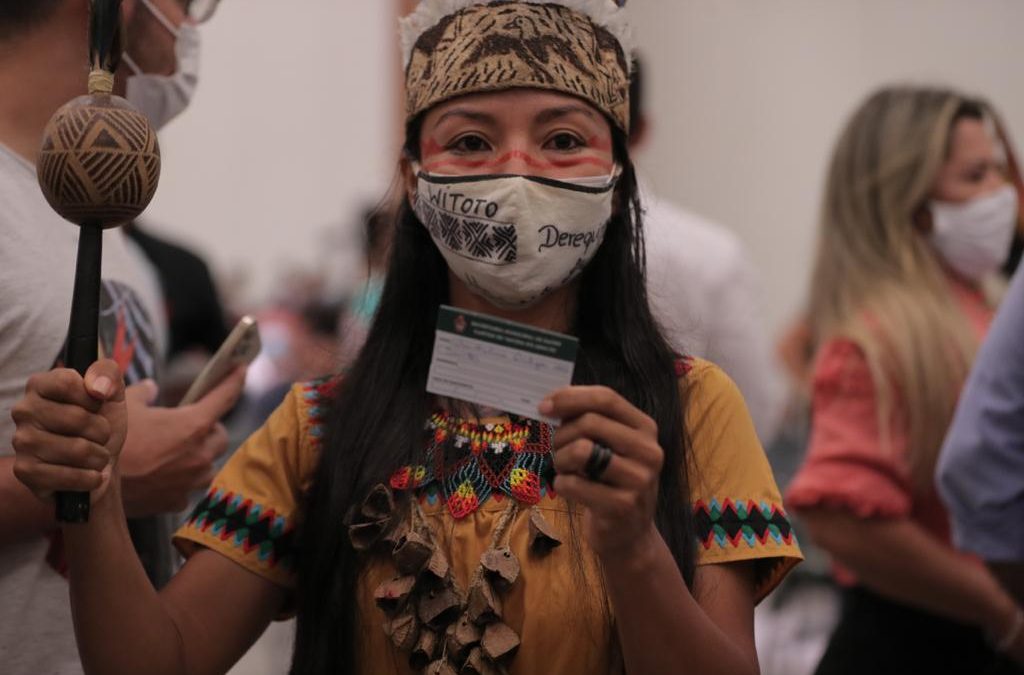 AGÊNCIA PÚBLICA: 1ª indígena vacinada no Amazonas: “Aceitei como um ato político, de luta, como sempre é a nossa vida”