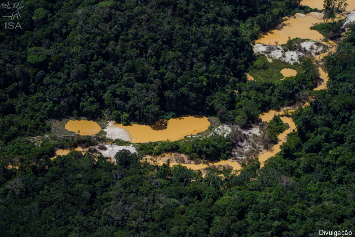 ISA: Garimpo ilegal avança sobre áreas protegidas, contamina ambiente e interrompe vidas na Amazônia