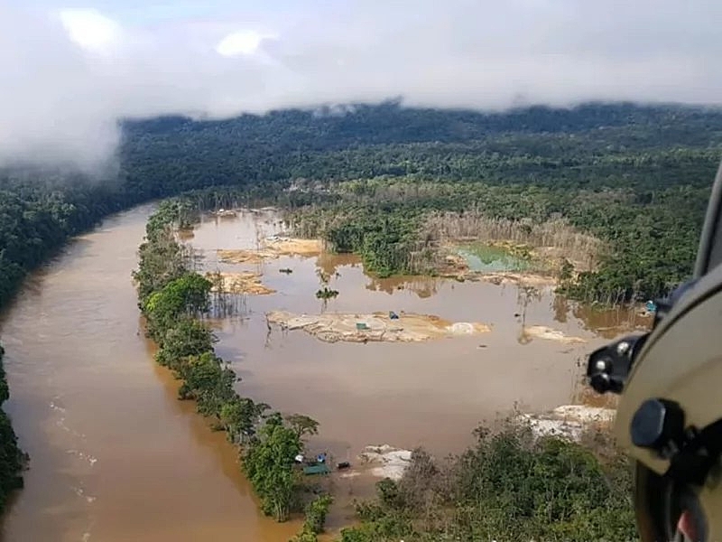 BRASIL DE FATO: Operação desativa 7 garimpos ilegais em RR; território indígena tem 20 mil invasores