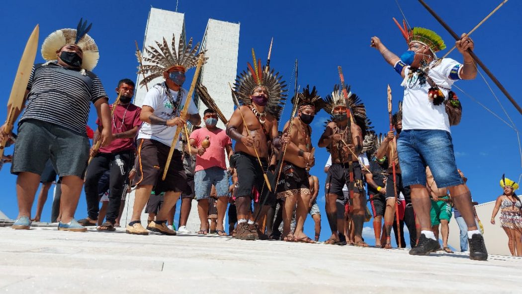 CIMI: Povos indígenas ocupam cúpula do Congresso Nacional em manifestação contra o PL 490
