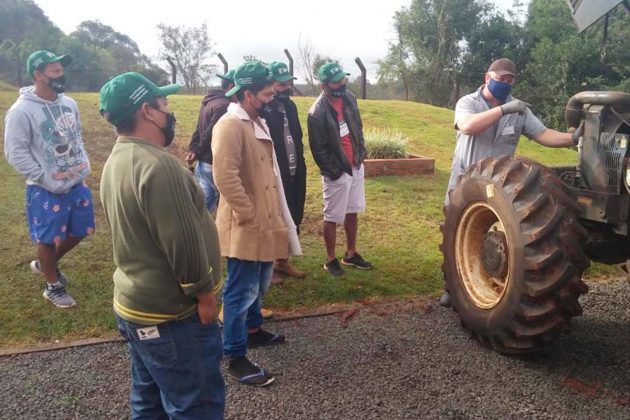 FUNAI: Com apoio da Funai, indígenas do Paraná recebem capacitação para operação e manutenção de tratores agrícolas
