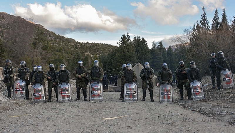 BRASIL DE FATO: Policiais sitiam mapuches em recuperação de terras ancestrais na patagônia argentina