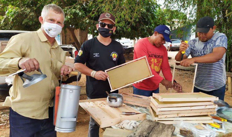FUNAI: Em Rondônia, indígenas da etnia Cinta Larga iniciam projeto de apicultura