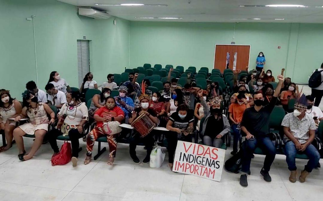 AMAZÔNIA REAL: Estudantes indígenas cobram mais vagas na graduação da UEA