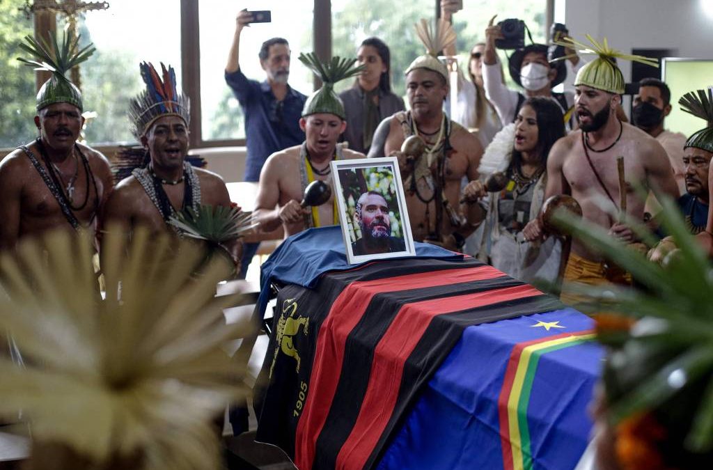 FOLHA DE S. PAULO: Bruno Pereira é velado em meio a homenagens e rituais indígenas