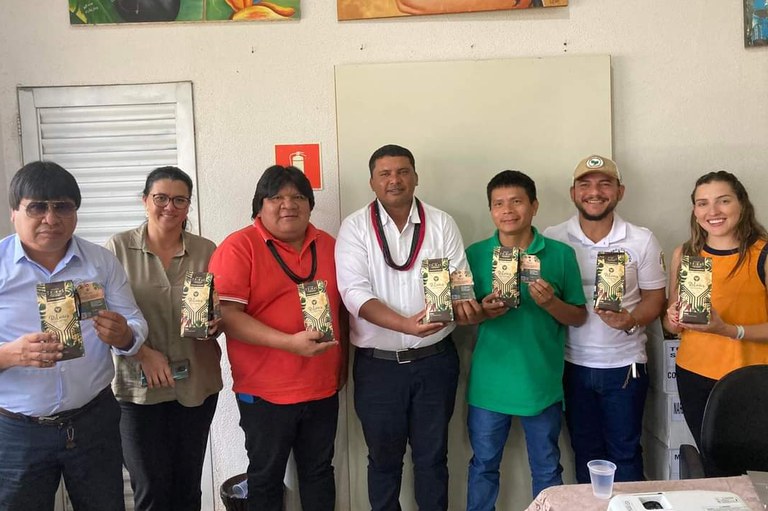 FUNAI: Com apoio da Funai, produtores indígenas debatem melhoria da produção de café em RO