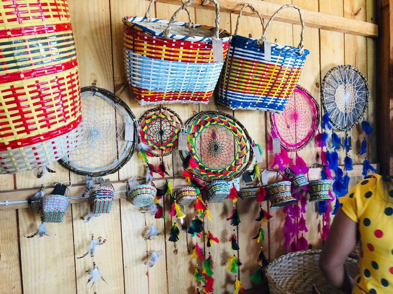 FUNAI: Em Santa Catarina, Casa do Artesão Indígena beneficia famílias da etnia Kaingang