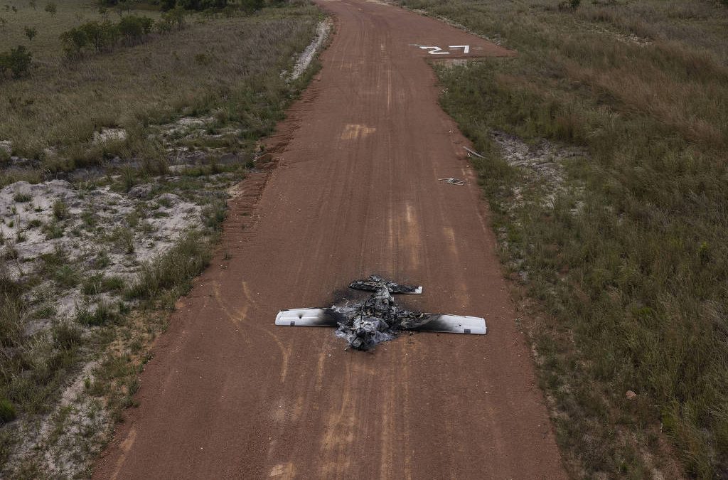 FOLHA DE SÃO PAULO: Rota de suprimento do garimpo, espaço aéreo vira alvo da operação em território yanomami