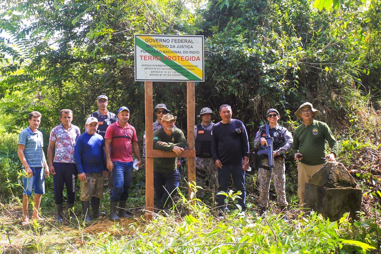 FUNAI: Funai instala placas de área protegida em Terra Indígena Alto Rio Guamá