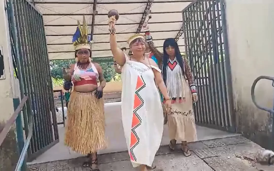 AMAZÔNIA REAL: Mulheres indígenas denunciam racismo em escola de Rondônia
