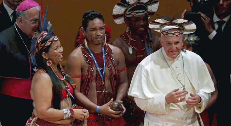 Papa Francisco vai aos “índios”.