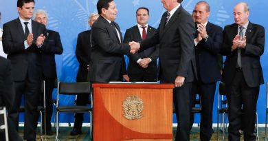 AMAZÔNIA NOTÍCIA E INFORMAÇÃO: Bolsonaro exclui governadores do Conselho da Amazônia Legal
