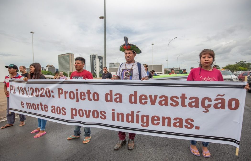 CIMI: Mobilização Nacional Indígena divulga nota de repúdio ao PL que regulamenta mineração e empreendimentos em terras indígenas