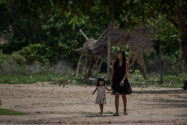 FOLHA DE SÃO PAULO: Bolsonaro assina projeto que autoriza garimpo em terras indígenas