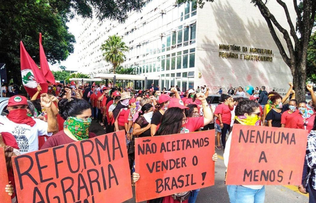 CIMI: ​​​​​Mulheres Sem Terra ocupam Ministério da Agricultura