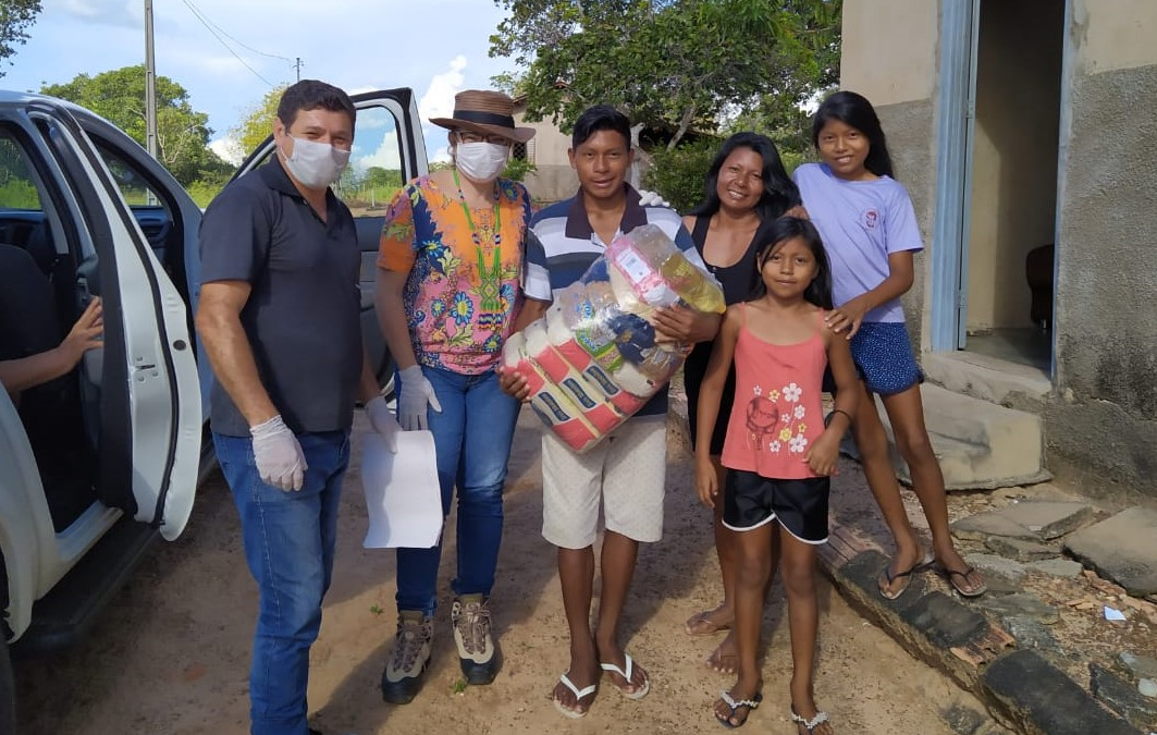 FUNAI: Funai entrega cestas de alimentos a indígenas de Mato Grosso