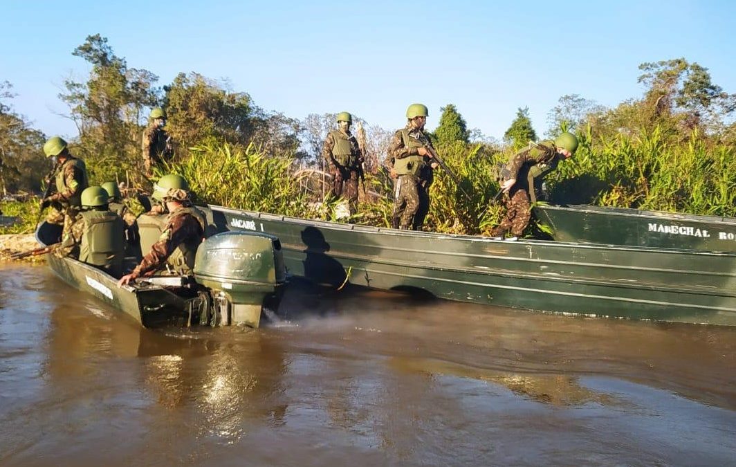 DEFESA: Militares apoiam policiais federais em desmonte de garimpo ilegal em Mato Grosso