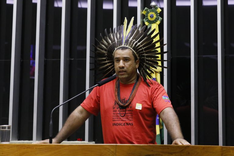 DE OLHO NOS RURALISTAS: Dinamam Tuxá: “Invasões de terras indígenas aumentaram só com tramitação da MP da Grilagem”