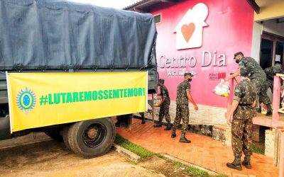 DEFESA: Militares das Forças Armadas distribuem cestas básicas no Acre e apreendem madeira no Pará
