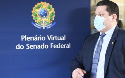 CONGRESSO EM FOCO: Senado negocia PL das fake news e vota MP que permite redução de salário
