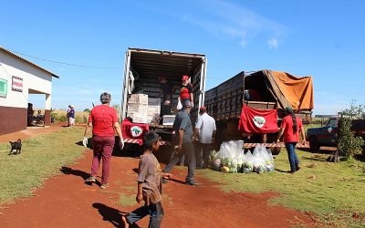 BRASIL DE FATO: MST doa 300 cestas básicas a indígenas Guarani Kaiowá de Dourados, Mato Grosso do Sul