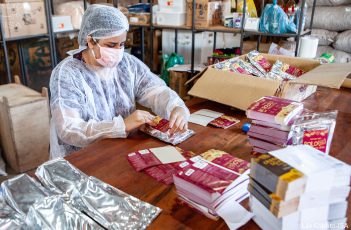 ISA: Extrativistas da Terra do Meio distribuem 9,6 t de produtos da floresta a estudantes no PA