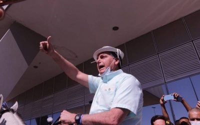 FOLHA DE SÃO PAULO: Bolsonaro reescreve os fatos como um animador de tragédias