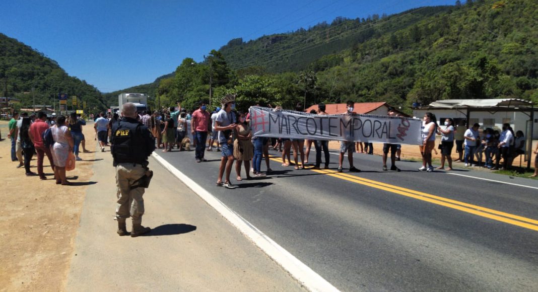 O MUNICÍPIO: VÍDEO: Indígenas fazem manifestação e param o trânsito na BR-470, em Ibirama