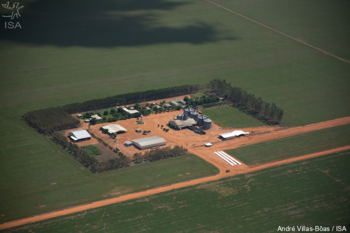 ISA: Senado aprova Projeto de Lei que flexibiliza a venda de terras brasileiras para estrangeiros