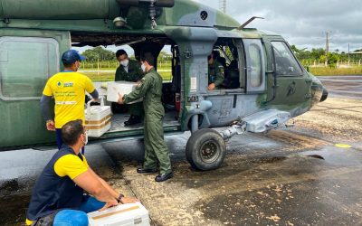DEFESA: Militares viabilizam a chegada de equipes de saúde e vacinas a comunidades indígenas do Norte