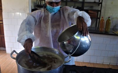 FOIRN: CONHECEDORAS TRADICIONAIS REALIZAM AÇÃO SOLIDÁRIA DE COMBATE À COVID-19 EM SÃO GABRIEL DA CACHOEIRA