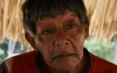 AMAZÔNIA REAL: Aruká Juma é transferido de ambulância para UTI em Porto Velho