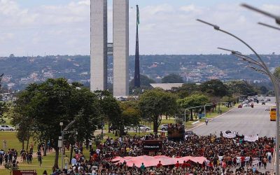 GREENPEACE: União pela conservação ambiental e pela saúde da população