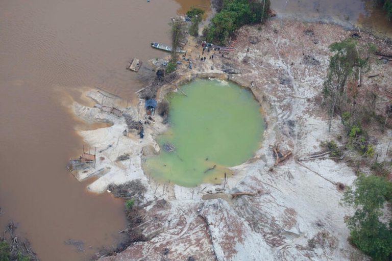 AMAZÔNIA NOTÍCIA E INFORMAÇÃO: Terras com povos indígenas isolados são alvo de metade dos pedidos de mineração