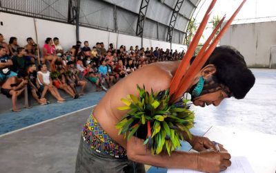 FOLHA DE S. PAULO: Bolsonaro prepara visita a comunidade yanomami, e líderes indígenas publicam carta de repúdio