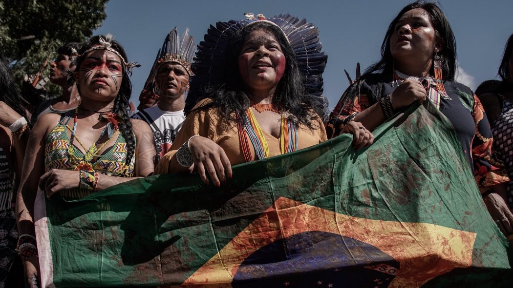 APIB: “Governo federal persegue e tenta calar a Articulação dos Povos Indígenas do Brasil e Sonia Guajajara”, denuncia Apib