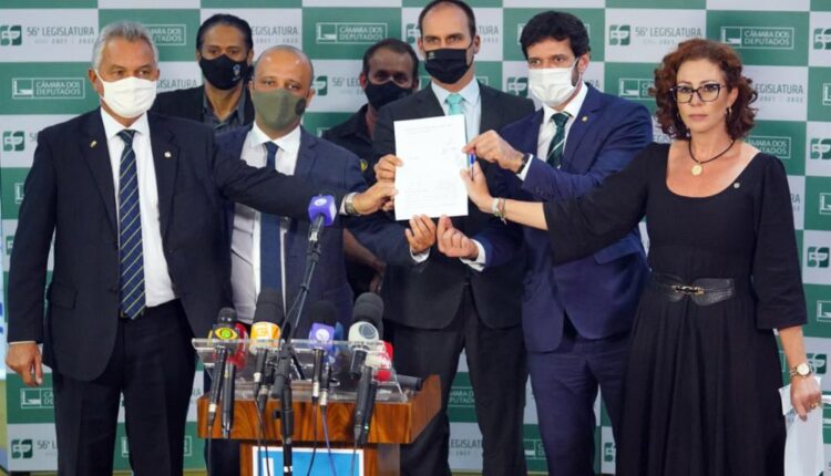 CONGRESSO EM FOCO: Bolsonaristas vão à PF contra parlamentares que apoiaram atos indígenas