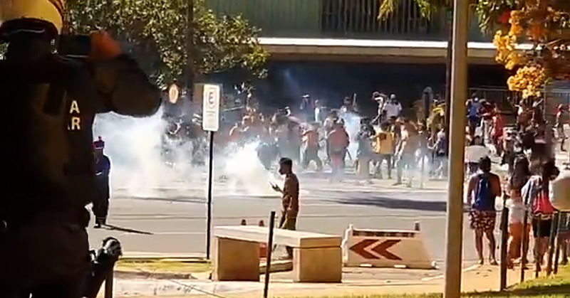BRASIL DE FATO: Polícia reprime manifestação pacífica de indígenas em frente ao Congresso; veja vídeo
