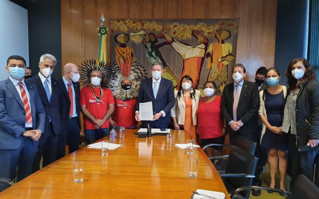 APIB: Lideranças reúnem-se com presidente da Câmara e pedem arquivamento de projetos anti-indígenas