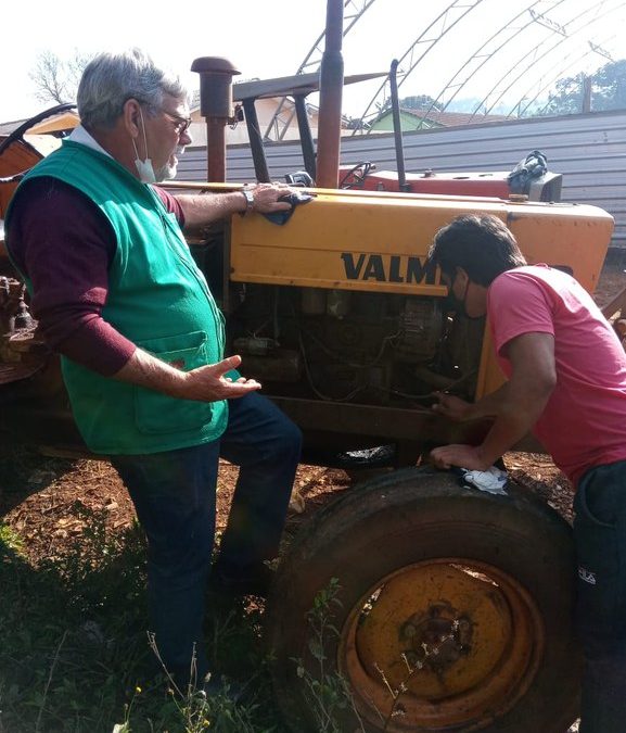 FUNAI: Indígenas Kaingang participam de capacitação para operar tratores no Paraná
