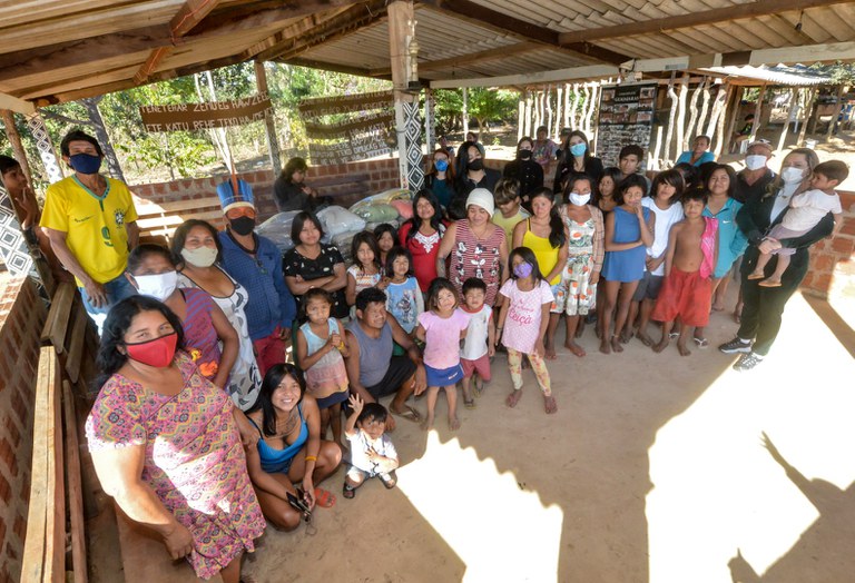 FUNAI: Funai entrega a indígenas de Brasília agasalhos arrecadados em campanha