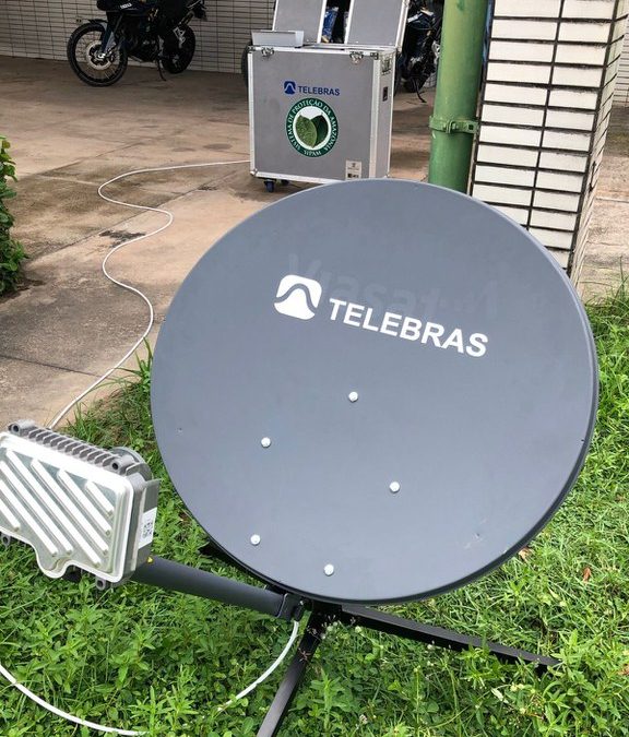FUNAI: Servidores da Funai aprendem a operar antenas transportáveis de comunicação via satélite