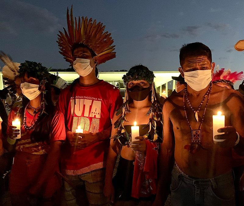 BRASIL DE FATO: Mais de 6 mil indígenas ocuparam a Praça dos Três Poderes em oposição ao marco temporal