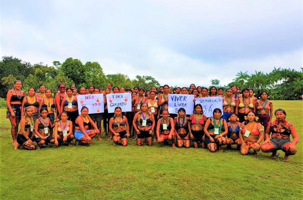 FOIRN: Ampla participação das mulheres Yanomami marca V Assembleia da Kumirayõma