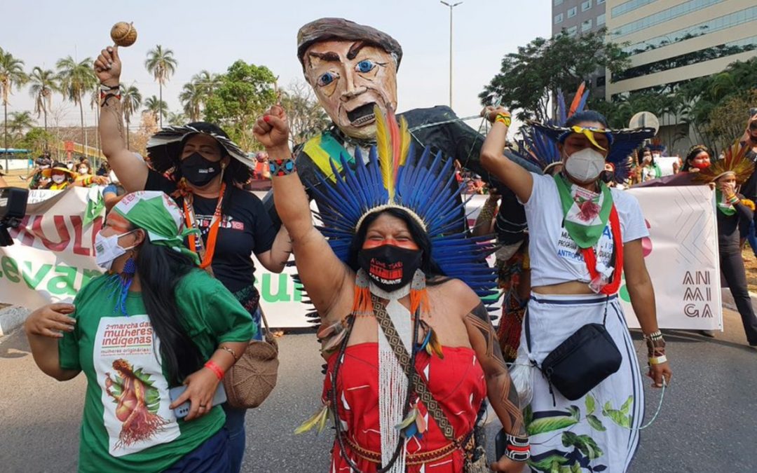 RBA: Bolsonaristas tentam intimidar, mas mulheres indígenas realizam marcha em Brasília nesta sexta