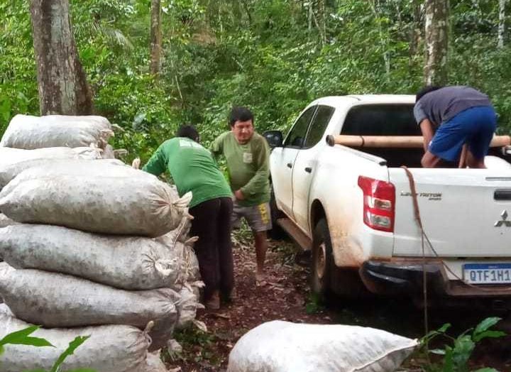 FUNAI: Funai distribui 10,5 toneladas de alimentos para famílias indígenas do Parque do Xingu