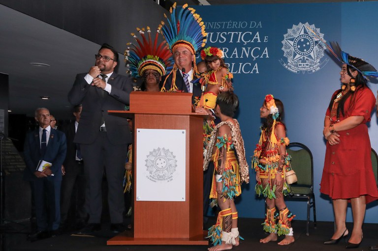 PLANALTO: Presidente da República Jair Bolsonaro recebe Medalha do Mérito Indigenista